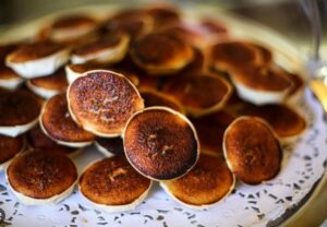 Plat typique portugais : Queijadas de Sintra